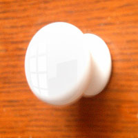 ART55337 Ceramic Knob in Classic White finish.