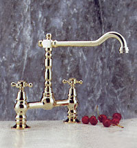 SMO5G Gold pillar mixer tap.